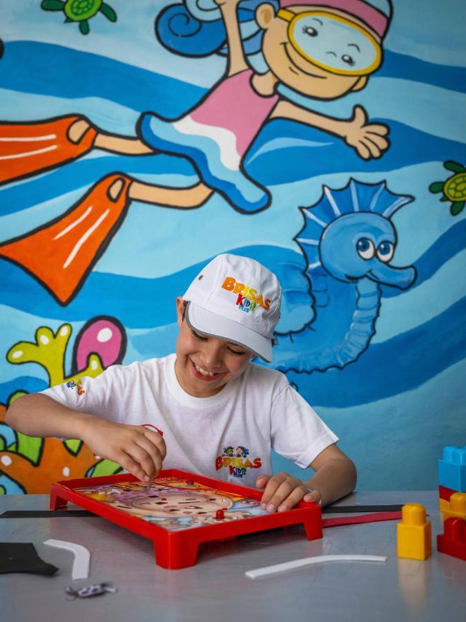 라스 아다스 바이 브리사스 만사니요 외부 사진 Child at the DREAMS Center