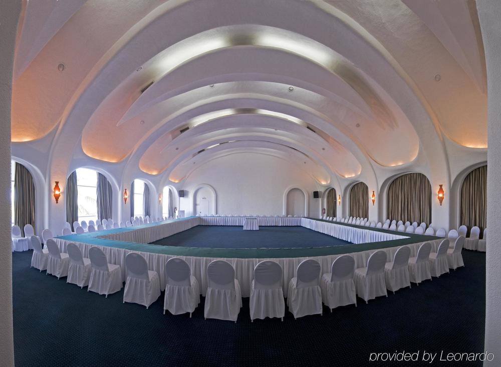 라스 아다스 바이 브리사스 만사니요 시설 사진 The conference room of the 2008 APEC summit