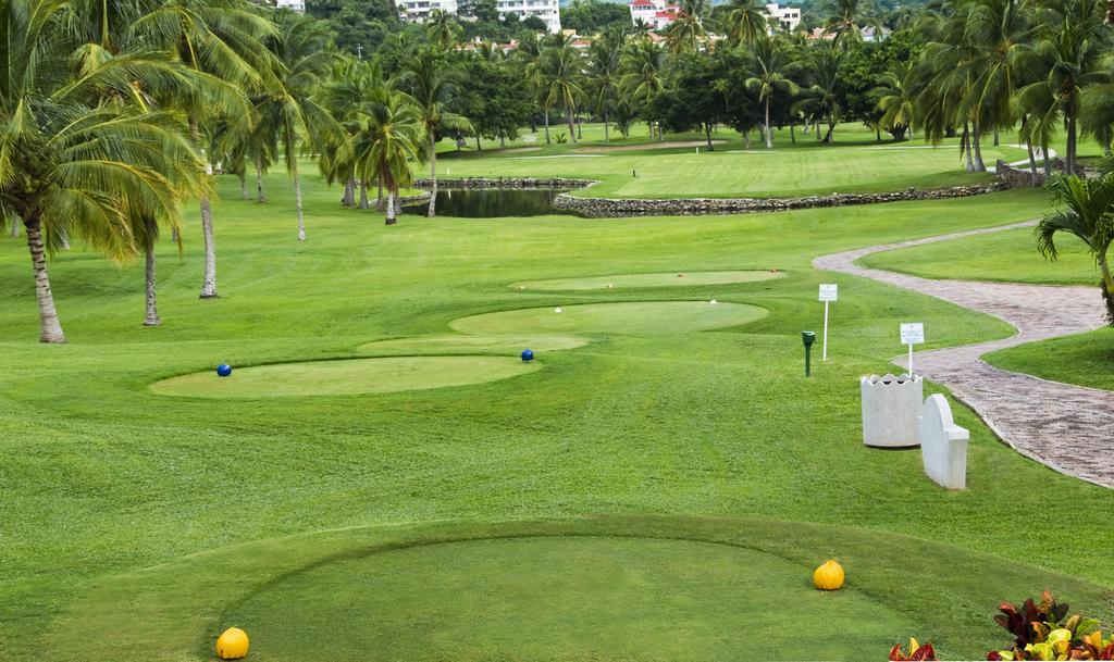 라스 아다스 바이 브리사스 만사니요 외부 사진 Golf course at Hard Rock Hotel
