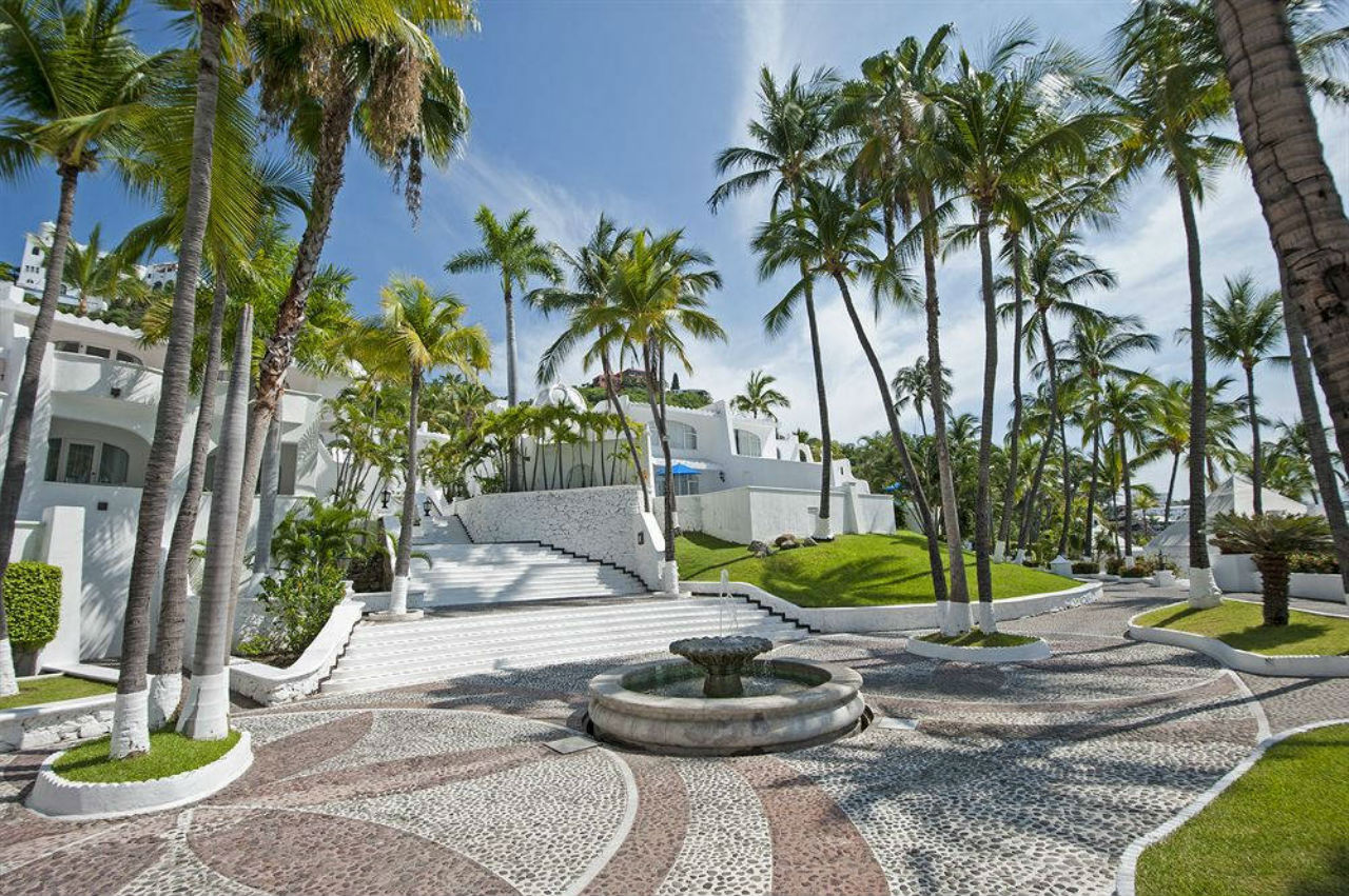 라스 아다스 바이 브리사스 만사니요 외부 사진 The resort's main entrance