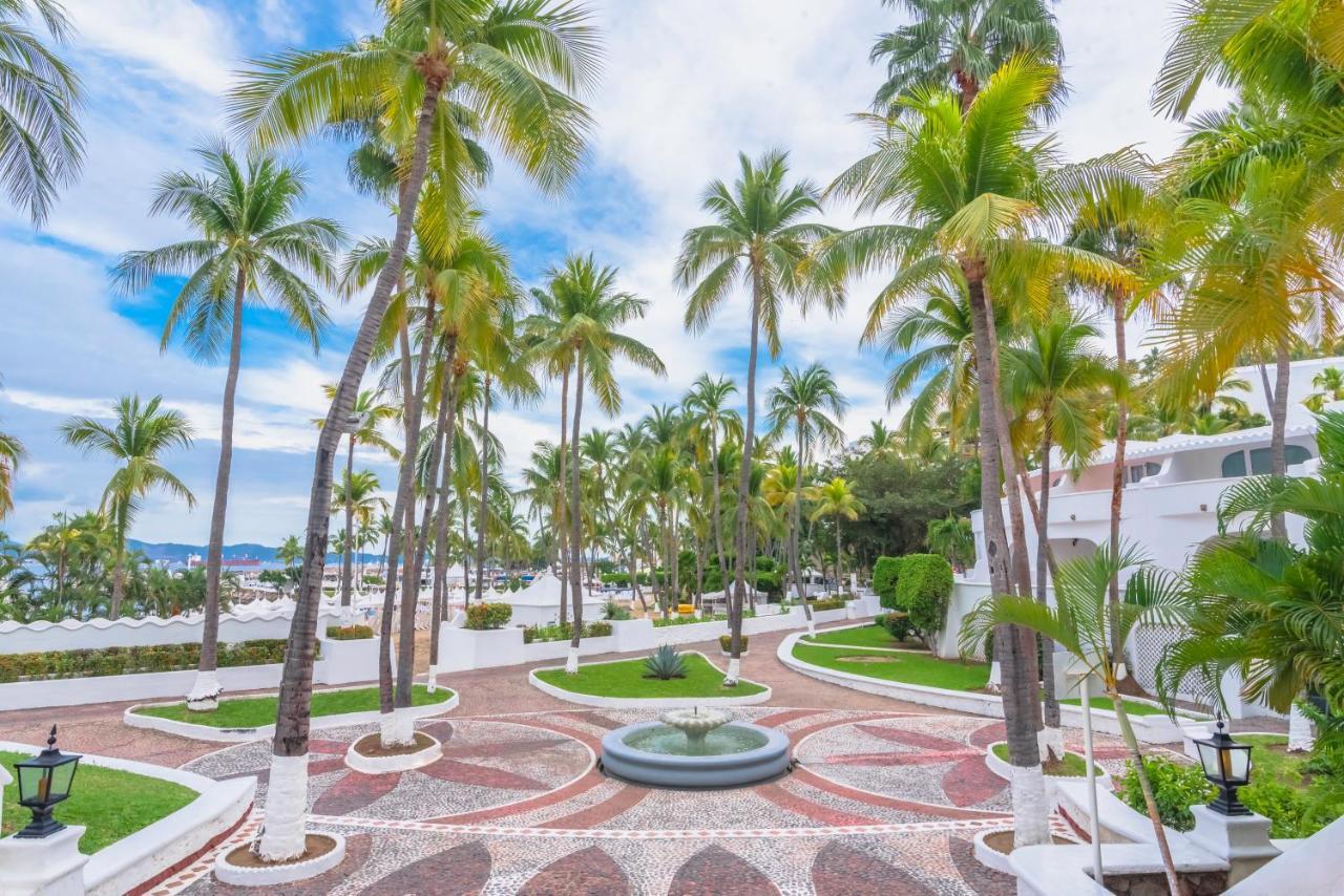 라스 아다스 바이 브리사스 만사니요 외부 사진 View of the town of Puerto Vallarta